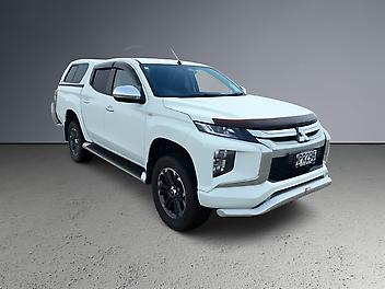 147,000 Km, Ute, 2442 cc, Diesel engine, 6-Speed Manual