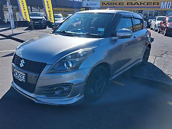 117,387 Km, Hatchback, 1580 cc, Petrol engine, Automatic