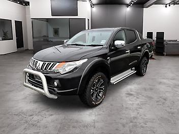 119,000 Km, Ute, 2442 cc, Diesel engine, 6-Speed Manual