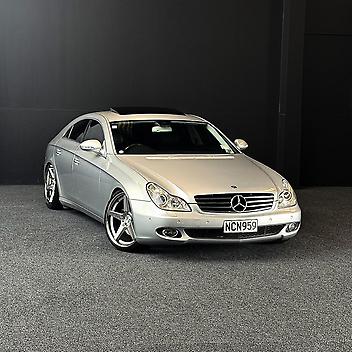 118,807 Km, Sedan, 4960 cc, Petrol engine, Automatic