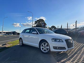 60,595 Km, Hatchback, 1389 cc, Petrol engine, Automatic
