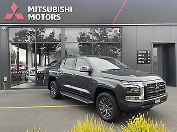 10 Km, Utility, 2442150 cc, Diesel engine, 6-gear automatic