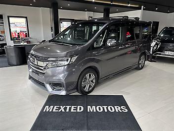 117,000 Km, Station Wagon, 1993 cc, Hybrid (Electricity) engine, 6 Speed Auto