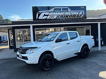 235,514 Km, Ute, 2442 cc, Diesel engine, Auto