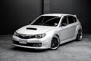 128,000 Km, Hatchback, 2450 cc, Petrol engine, Automatic