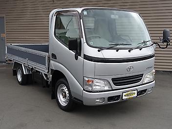 52,070 Km, Truck - Flat Deck, 1998 cc, Petrol engine, Manual