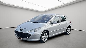 47,200 Km, Hatchback, 1997 cc, Petrol engine, Automatic