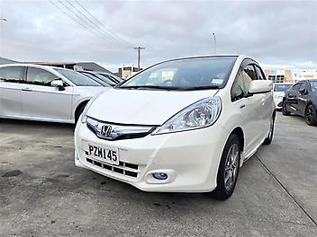 129,847 Km, Hatchback, 1339 cc, Hybrid engine, Automatic