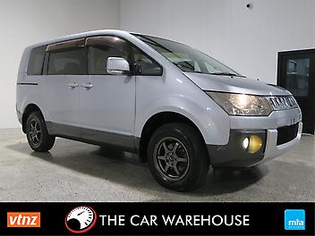134,929 Km, Van, 2359 cc, Petrol engine, Automatic