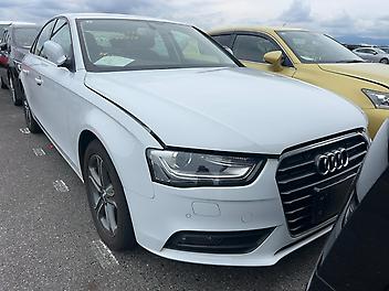 84,000 Km, Sedan, 3000 cc, Petrol engine, Automatic