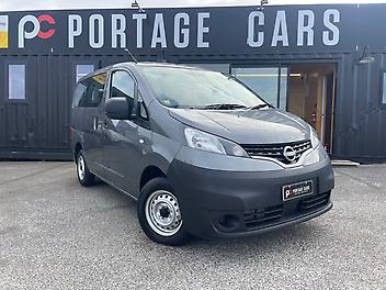 14 Km, Van, 1597 cc, Petrol engine, Automatic