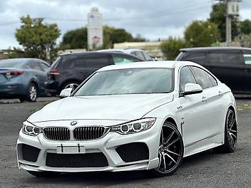 96,000 Km, Sedan, 2000 cc, Petrol engine, Automatic