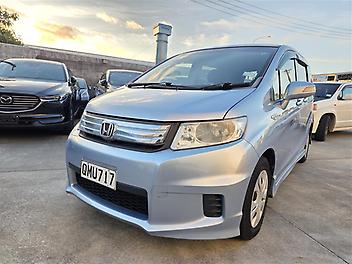 98,507 Km, StationWagon, 1500 cc, Hybrid engine, Automatic