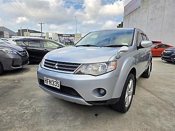 129,947 Km, RV-SUV, 2350 cc, Petrol engine, Automatic