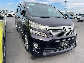 97,000 Km, People Movers, 2400 cc, Petrol engine, automatic