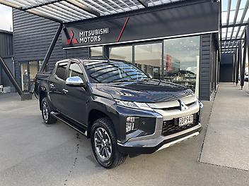 112,533 Km, Utility, 2442135 cc, Diesel engine, Automatic