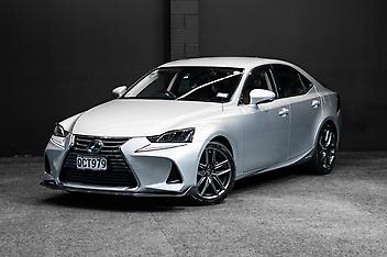 60,000 Km, Sedan, 2493 cc, Hybrid engine, Automatic