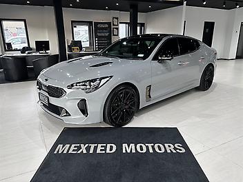 61,000 Km, Sedan, 3342 cc, Petrol engine, 6 Speed Auto