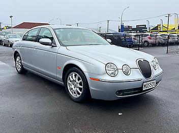 136,868 Km, Sedan, 2490 cc, Petrol engine, Automatic
