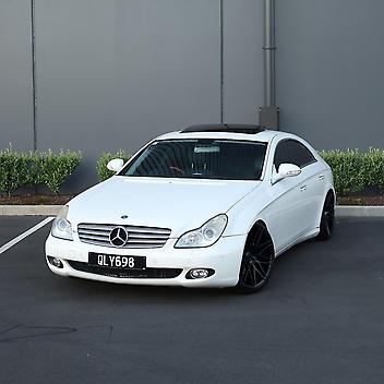 118,500 Km, Sedan, 4960 cc, Petrol engine, Automatic