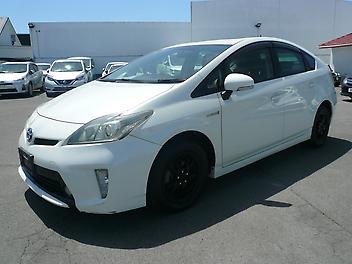 83,000 Km, Hatchback, 1800 cc, Hybrid (Petrol) engine, automatic