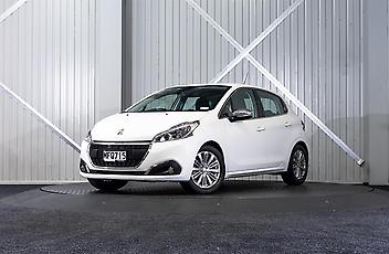 43,600 Km, Hatchback, 1200 cc, Petrol engine, Automatic