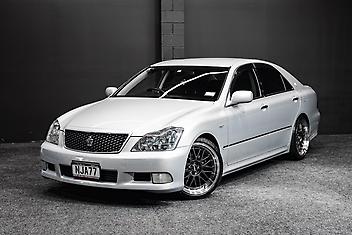 172,000 Km, Sedan, 2498 cc, Petrol engine, Automatic