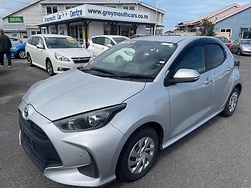 71,587 Km, Hatchback, 1490 cc, Hybrid (Electric) engine, 
