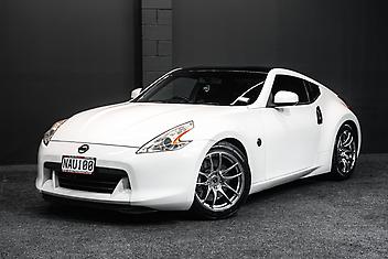152,000 Km, Coupe, 3690 cc, Petrol engine, Manual