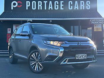 74,746 Km, Station Wagon, 2360 cc, Petrol engine, Automatic