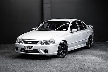 166,000 Km, Sedan, 3984 cc, Petrol engine, Automatic