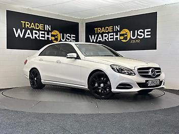 117,300 Km, Sedan, 3000 cc, Petrol engine, Automatic