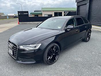 133,822 Km, Station Wagon, 2770 cc, Petrol engine, 7 SPEED AUTOMATIC