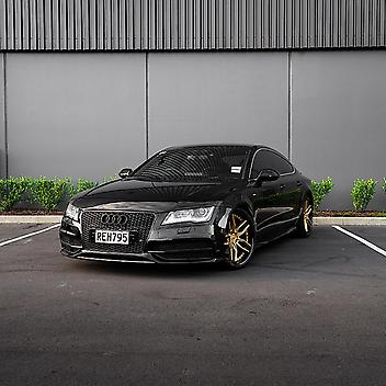 145,000 Km, Sedan, 2967 cc, Diesel engine, Automatic