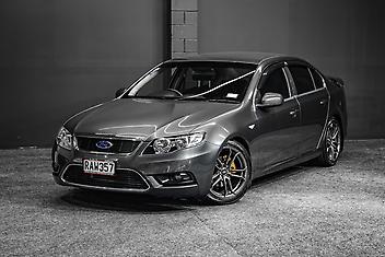 142,000 Km, Sedan, 3984 cc, Petrol engine, Automatic