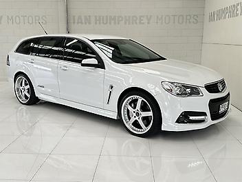 108,800 Km, Station Wagon, 5967 cc, Petrol engine, 6-Speed Automatic