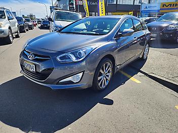 120,090 Km, Station Wagon, 1999 cc, Petrol engine, Automatic