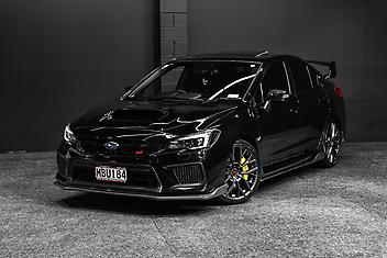 100,000 Km, Sedan, 2457 cc, Petrol engine, Manual