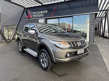 115,775 Km, Utility, 2442135 cc, Diesel engine, Automatic