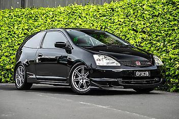 178,604 Km, Hatchback, 2000 cc, Petrol engine, Manual
