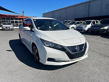 92,386 Km, Hatchback, 0 cc, Electric engine, Automatic