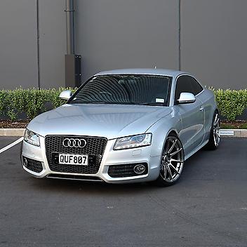 114,030 Km, Coupe, 3190 cc, Petrol engine, Automatic