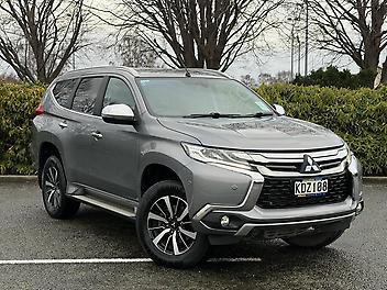 210,814 Km, RV-SUV, 2500 cc,  engine, Tiptronic Automatic