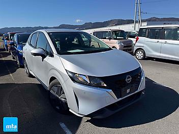 61,353 Km, Hatchback, 1200 cc, Hybrid engine, Auto