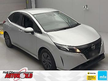 73,969 Km, Hatchback, 1200 cc, Hybrid (Electricity) engine, Automatic