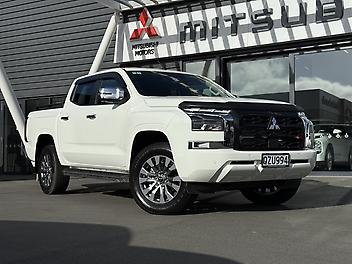 9,000 Km, Utility, 2442150 cc, Diesel engine, 6-gear automatic