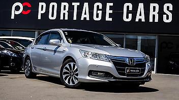 92,396 Km, Sedan, 1993 cc, Hybrid engine, Automatic 92,396 Km, Sedan, 1993 cc, Hybrid engine, Automatic