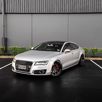 125,000 Km, Sedan, 2990 cc, Petrol engine, Automatic