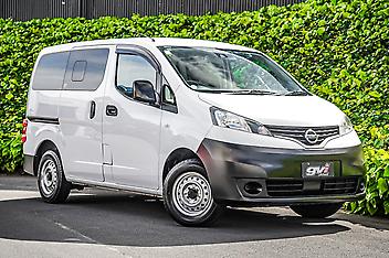 116,070 Km, Van, 1600 cc, Petrol engine, Automatic