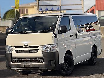 37,700 Km, Van, 1998 cc, Petrol engine, Automatic